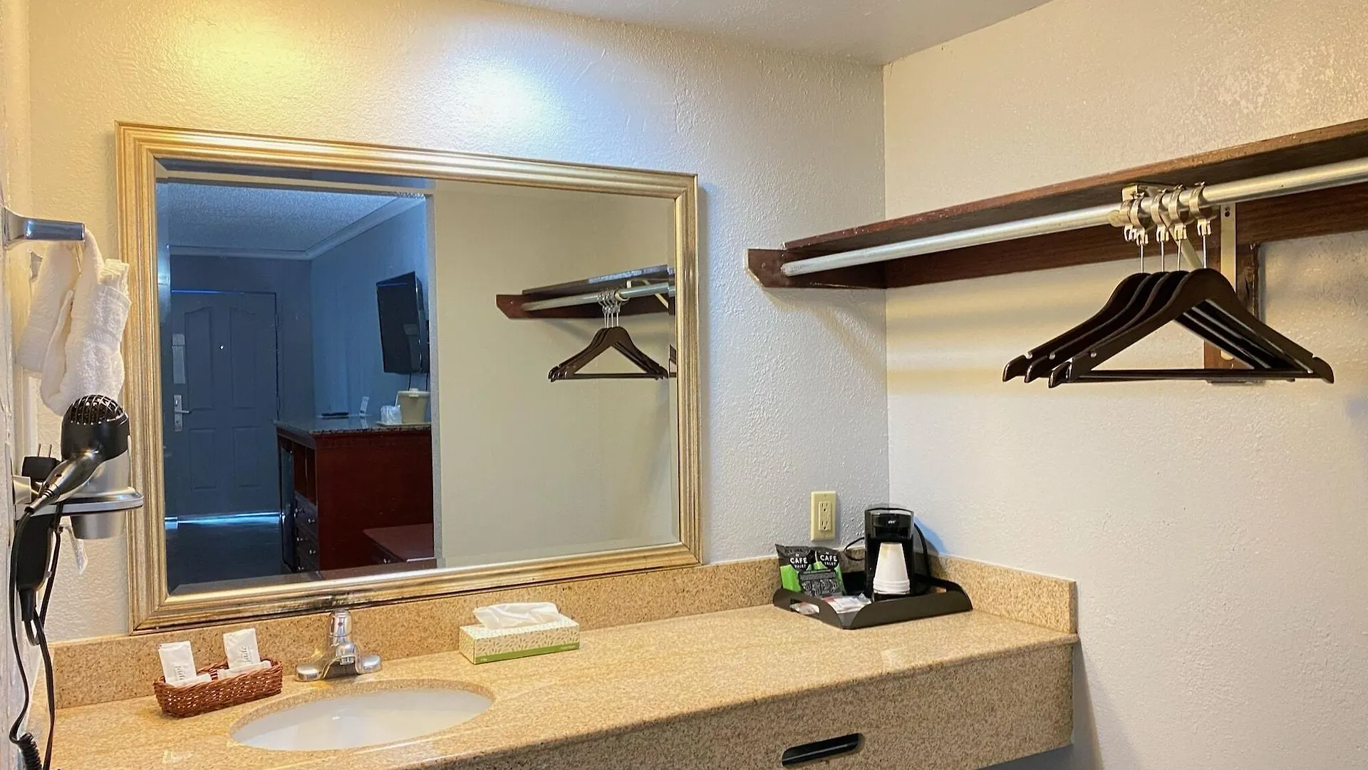 Quarters Inn&Suites Nashville USA